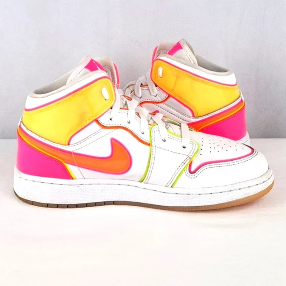 Jordan 1 Mid GS SE 'EdgeGlow' Size 6.5Y - Picture 2 of 9
